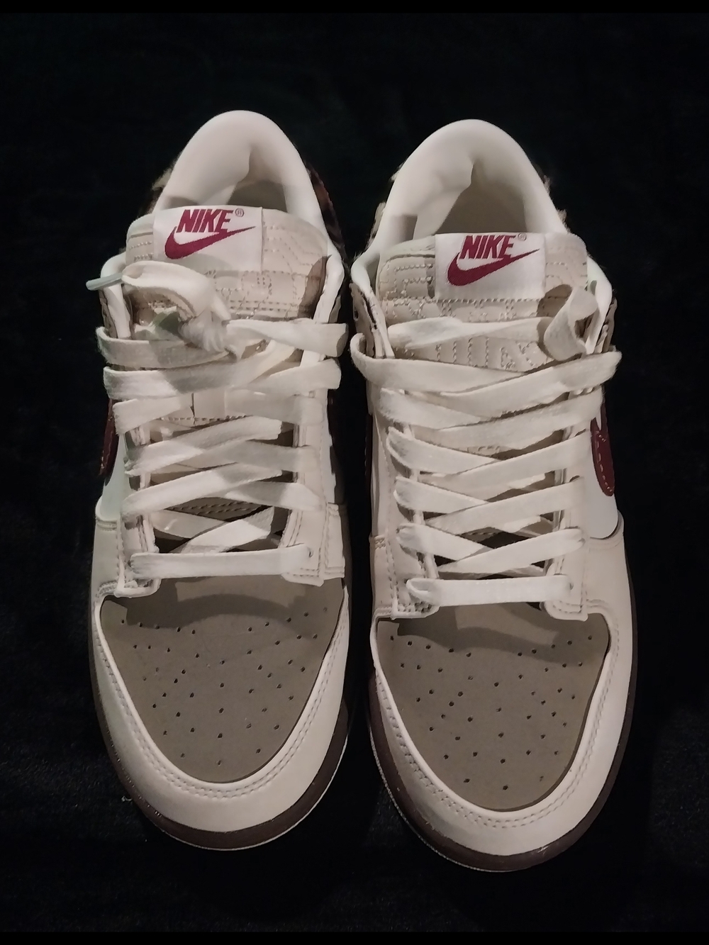 Nike Women’s Low-Top Sneakers - White with Maroon Accents